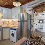 Eleonas Paros Estate - With Private Pools Or Jacuzzi & Professional Tennis Court וילה דריוס