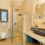 Eleonas Paros Estate - With Private Pools Or Jacuzzi & Professional Tennis Court וילה דריוס