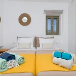 Eleonas Paros Estate - With Private Pools Or Jacuzzi & Professional Tennis Court וילה דריוס