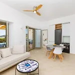 וילה Eleonas Paros Estate - With Private Pools Or Jacuzzi & Professional Tennis Court *