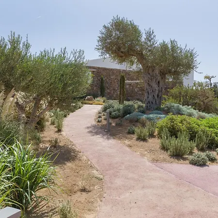 Eleonas Estate - With Partially Private Pools & Professional Tennis Court Villa