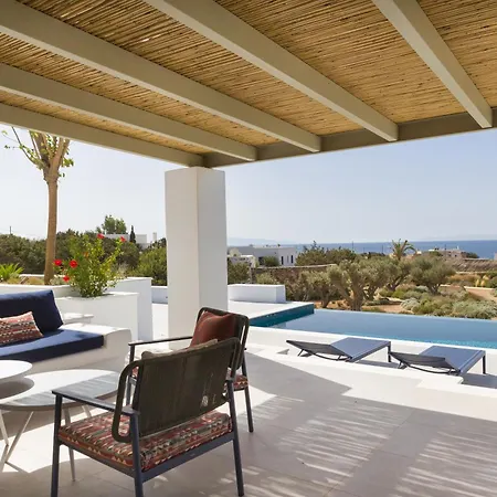 Eleonas Paros Estate - With Private Pools Or Jacuzzi & Professional Tennis Court فيلة