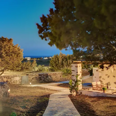 Eleonas Estate - With Partially Private Pools & Professional Tennis Court Villa Parikia (Paros)
