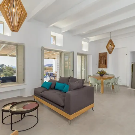 Eleonas Paros Estate - With Private Pools Or Jacuzzi & Professional Tennis Court فيلة *