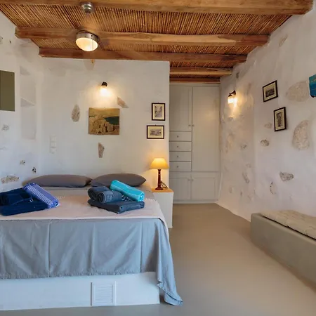 فيلة Eleonas Paros Estate - With Private Pools Or Jacuzzi & Professional Tennis Court *