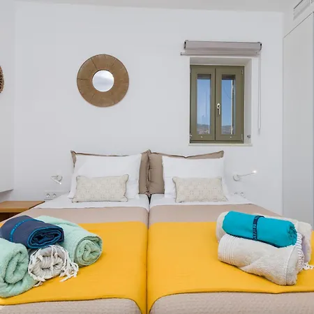 Eleonas Paros Estate - With Private Pools Or Jacuzzi & Professional Tennis Court فيلة دريوس