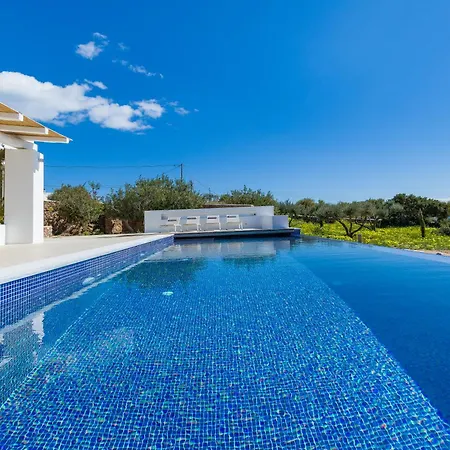 Eleonas Paros Estate - With Partially Private Pools & Professional Tennis Court